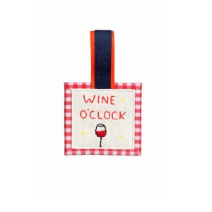 Wine O'clock Nakışlı Madalyon Pin Broş